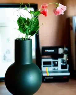 Motel a Miio Bola M^Bola Vase M Dunkelgrun