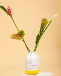 Motel a Miio Vasen^Nuno Vase L Arts White
